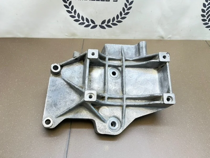 Кронштейн компрессора кондиционера Audi A4 B5 (8D) - миниатюра 9