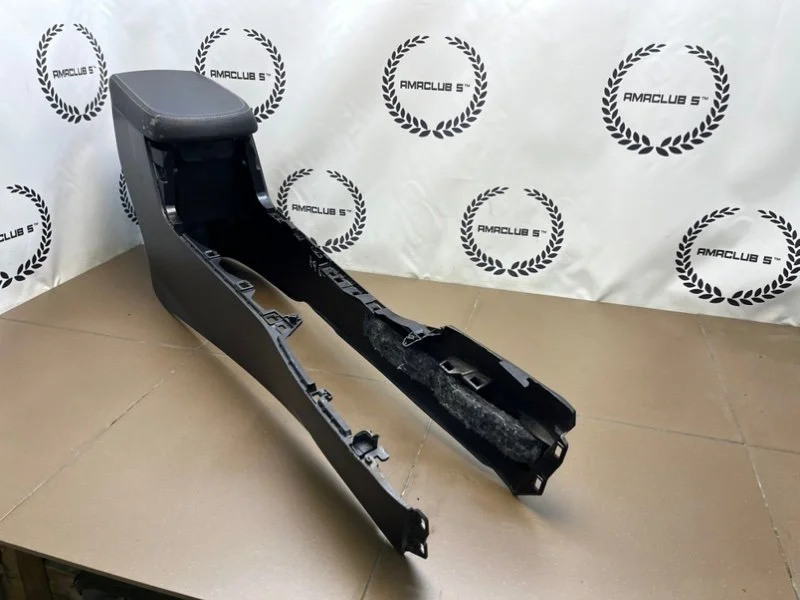 Подлокотник Toyota RAV4 (A40) 2.0 3ZRFE 2014 - миниатюра 5