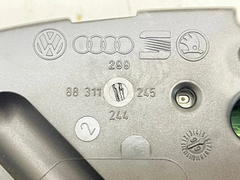 Приборная панель Volkswagen Passat B5 (3B) 1.8 ARG - миниатюра 9