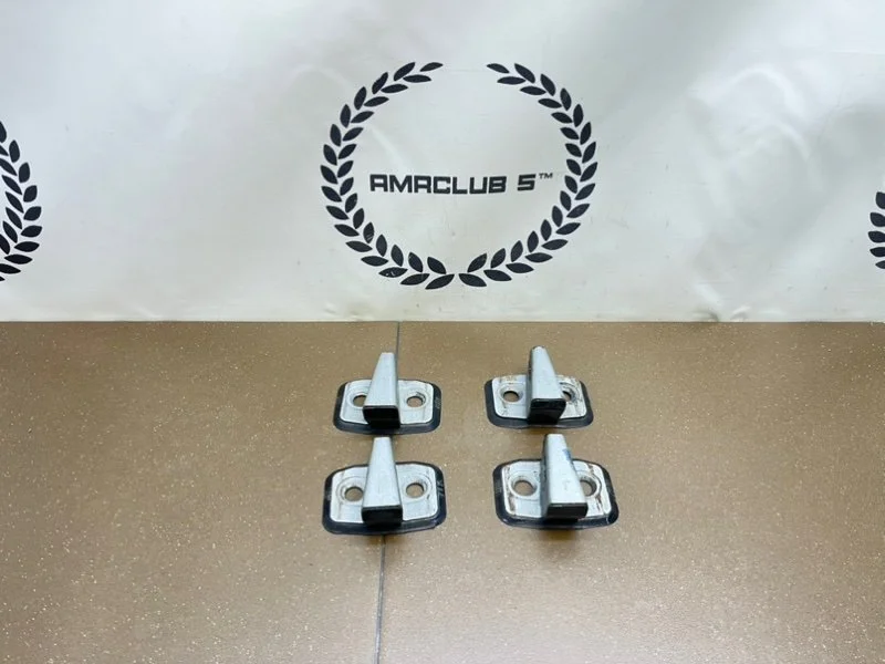 Петли замка двери Audi A4 B5 (8D) 1.8 ADR 1995