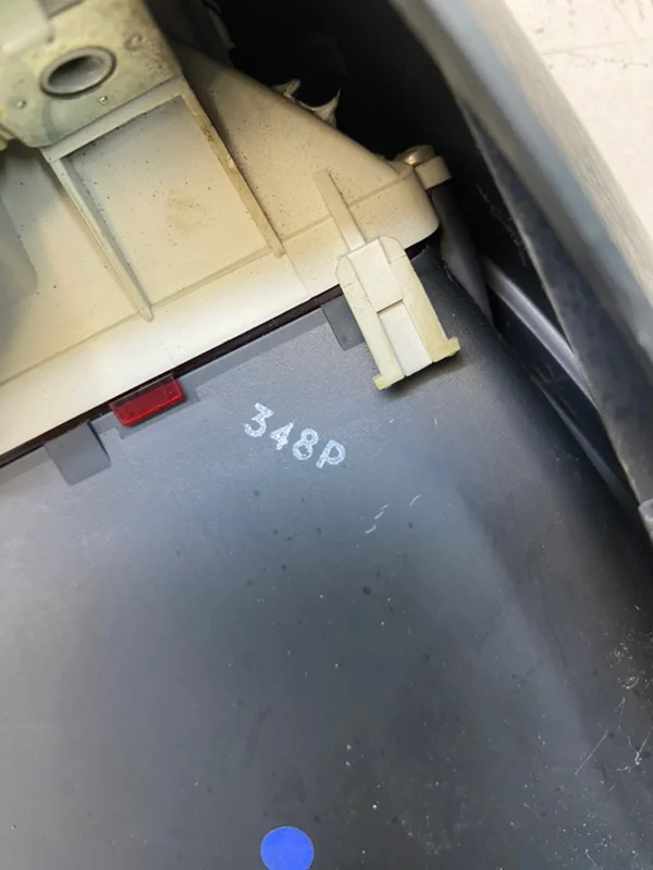 Стоп-сигнал Nissan Primera P11 1.6 GA16 1999 - миниатюра 7