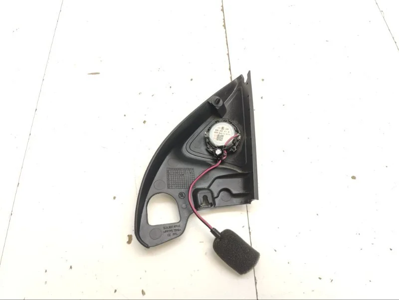 Уголок двери передний левый Skoda Rapid 1 (NH3) - миниатюра 7