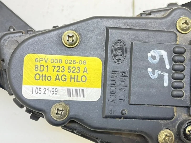 Педаль газа Volkswagen Passat B5 (3B) 1.8 ARG - миниатюра 8