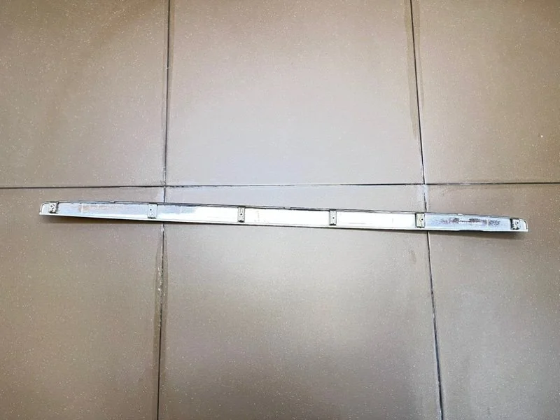 Накладка крышки багажника Lexus RX300 (XU30) 2004 - миниатюра 6