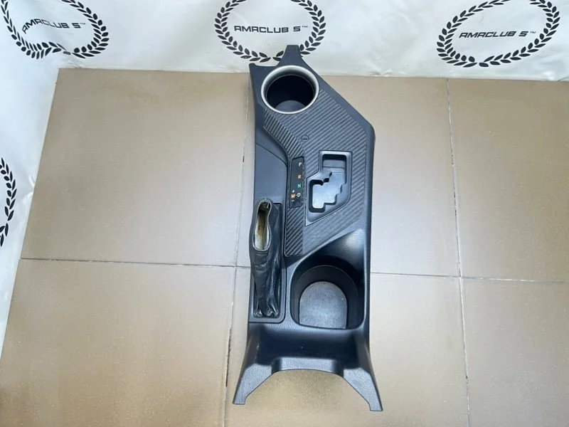 Накладка консоли Toyota RAV4 (A40) 2.0 3ZRFE 2014 - миниатюра 2
