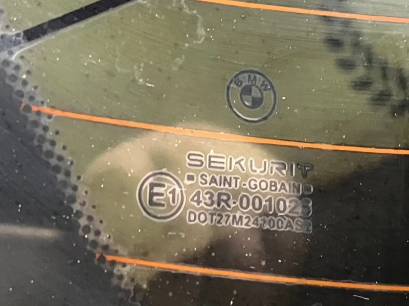Стекло заднее BMW 3-Series (E46) 2001 - миниатюра 4