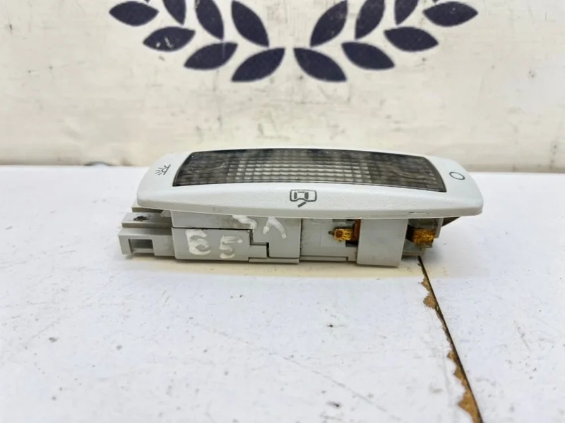 Плафон салона задний левый Volkswagen Passat B5 - миниатюра 5