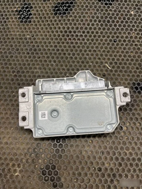 Блок управления Airbag BMW 1 E81 2007-2011 - миниатюра 4