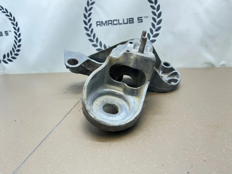 Кронштейн подушки двигателя правый Audi A4 B5 (8D) - миниатюра 3