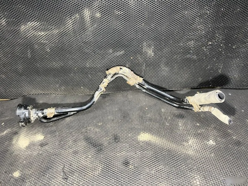Горловина бензобака Mazda CX-7 2006-2009 - миниатюра 3