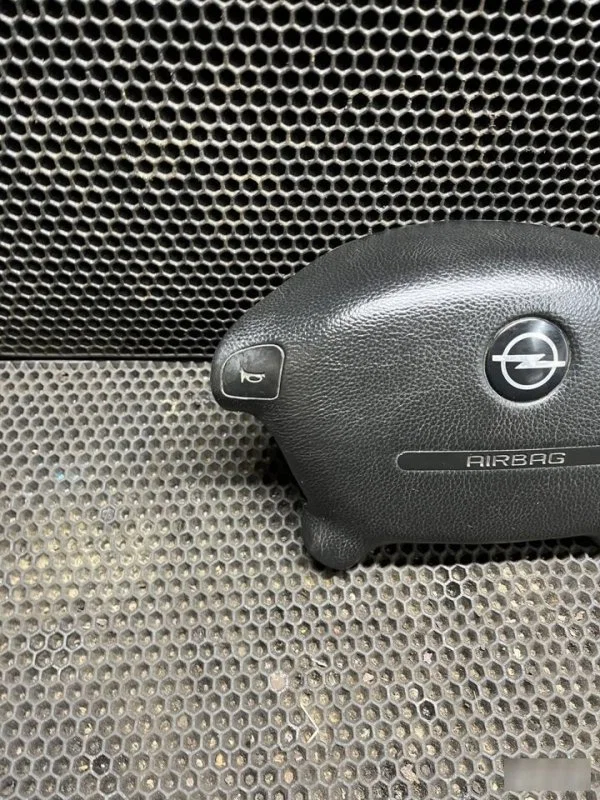 Подушка безопасности в руль Opel Vectra B - миниатюра 2
