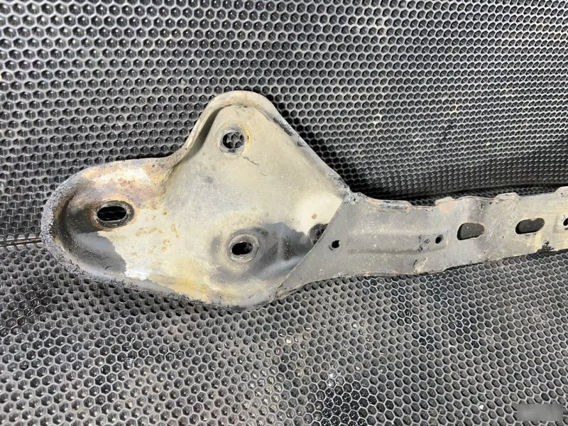 Кронштейн подрамника Mazda CX-7 2006-2009 - миниатюра 5