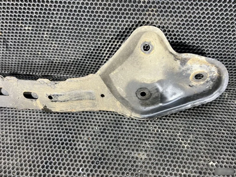 Кронштейн подрамника Mazda CX-7 2006-2009 - миниатюра 6