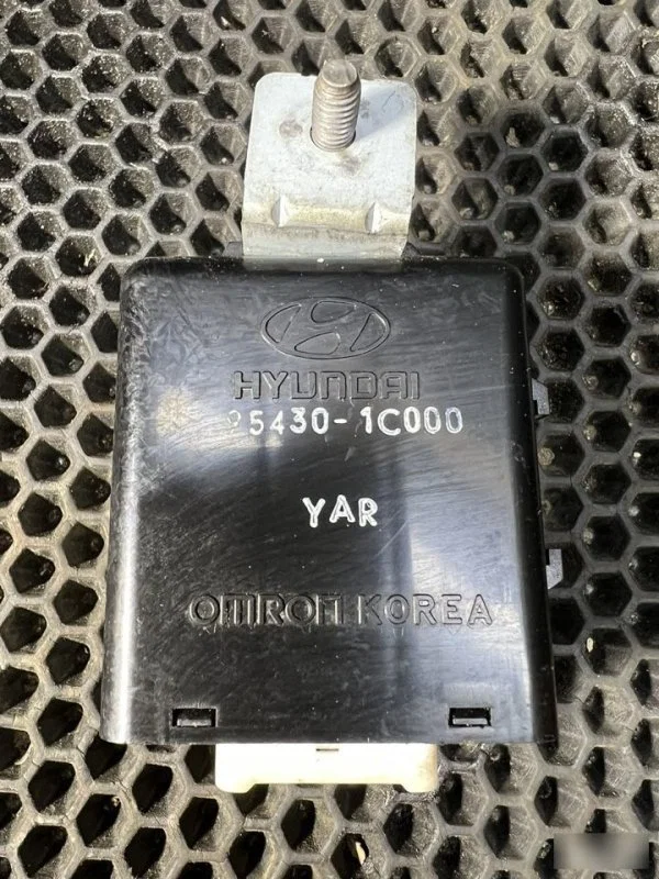 Реле обогрева стекла Hyundai Getz 2002-2005 - миниатюра 2