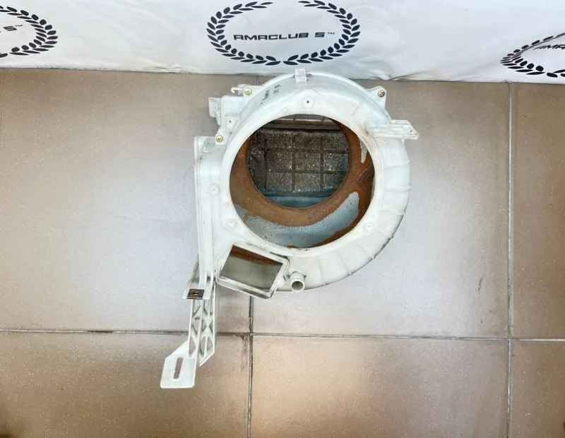 Корпус мотора печки Mazda 626 (GE) 1997 - миниатюра 2