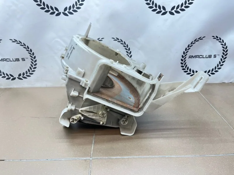 Корпус мотора печки Mazda 626 (GE) 1997 - миниатюра 6