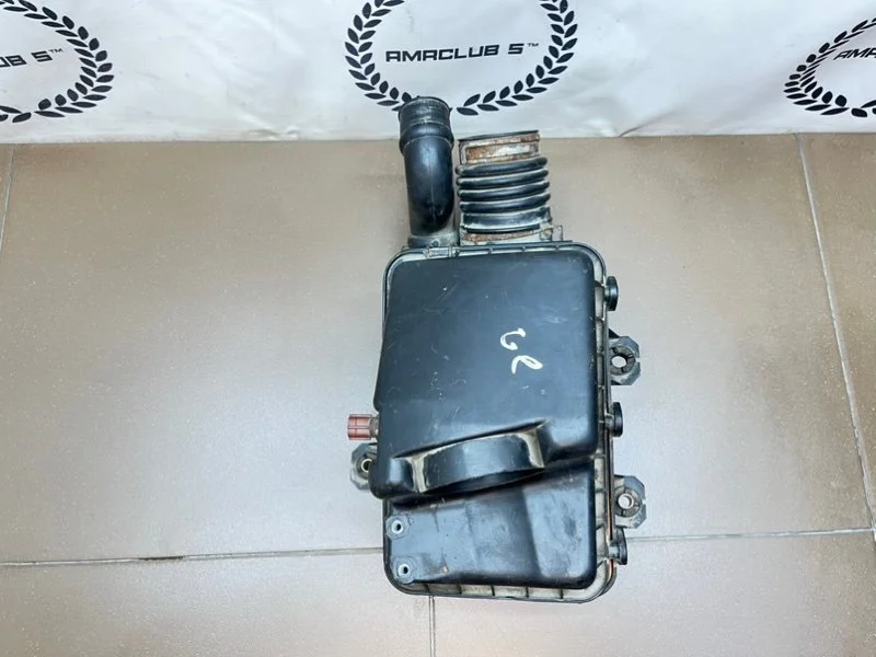 Корпус воздушного фильтра Mazda 626 (GE) 1.8 FP - миниатюра 2