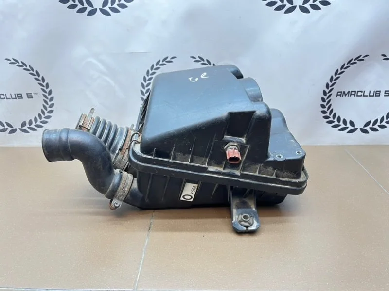 Корпус воздушного фильтра Mazda 626 (GE) 1.8 FP - миниатюра 6