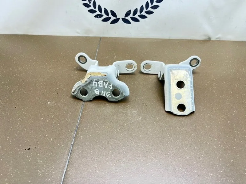 Петли задней правой двери Toyota RAV4 (A40) 2.0 - миниатюра 7