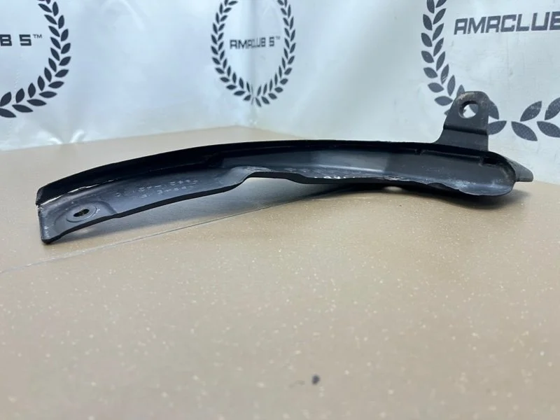 Брызговик передний правый Toyota RAV4 (A40) 2.0 - миниатюра 6