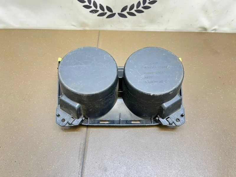 Подстаканник Toyota RAV4 (A30) 2.0 1AZFSE 2008 - миниатюра 7