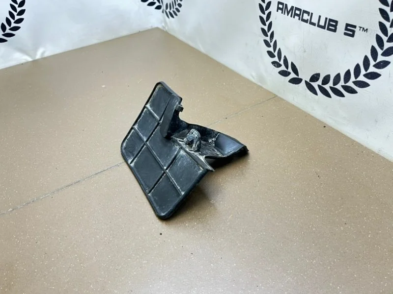 Брызговик задний правый Toyota RAV4 (A40) 2.0 - миниатюра 7
