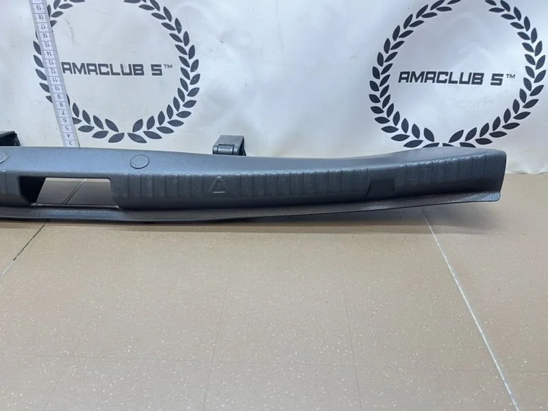 Накладка замка багажника Skoda Rapid 1 (NH3) 2018 - миниатюра 3