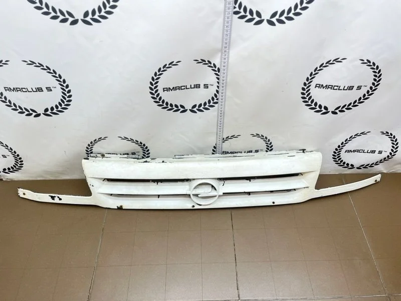 Решетка радиатора Opel Astra 1 (F) 1994 - миниатюра 2