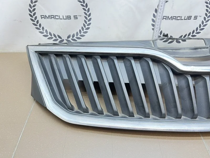 Решетка радиатора Skoda Rapid 1 (NH3) 2017 - миниатюра 3