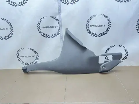 Накладка консоли правая Mazda 626 (GE) 1997