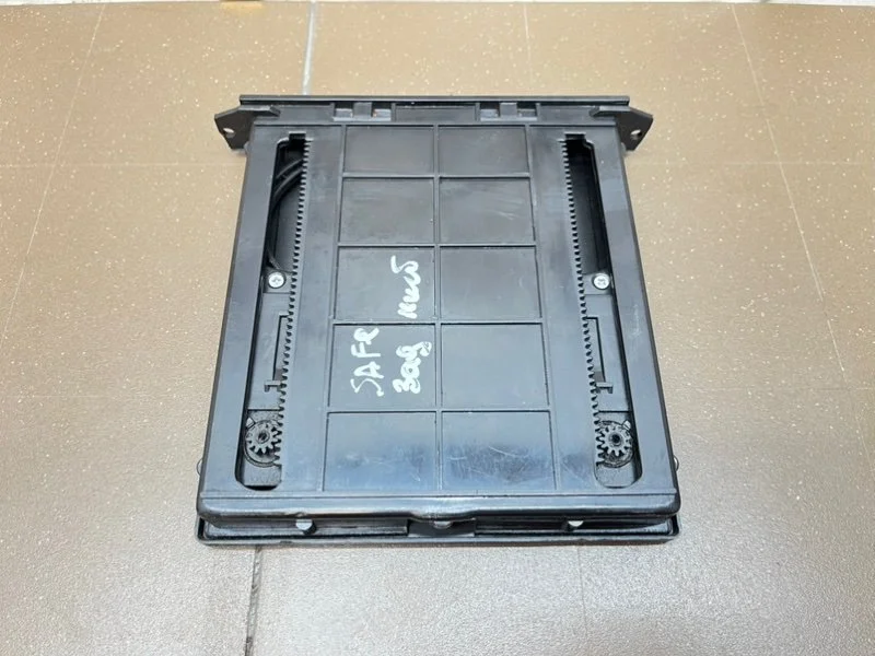 Подстаканник задний Great Wall Safe 1 (G5) 2009 - миниатюра 8
