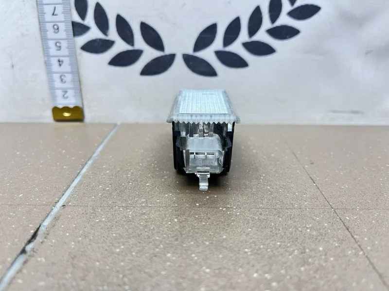 Плафон багажника Great Wall Hover 2009 - миниатюра 6