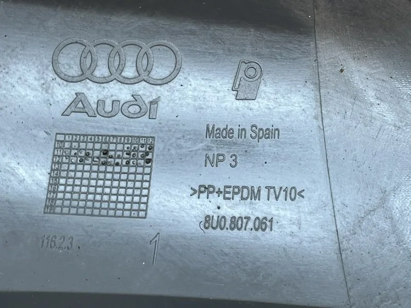 Юбка переднего бампера Audi Q3 (8U) 2014 - миниатюра 10