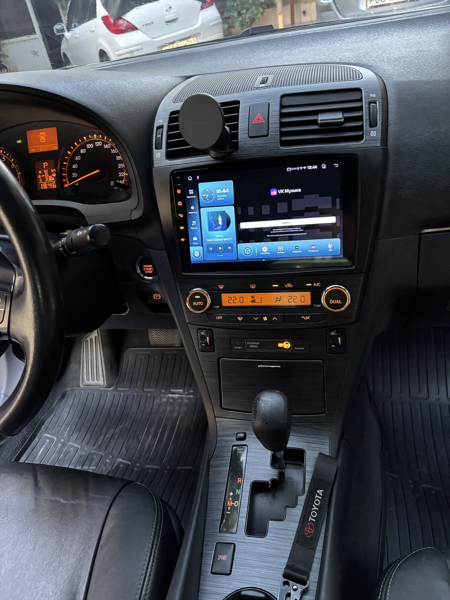 Toyota Avensis - миниатюра 12