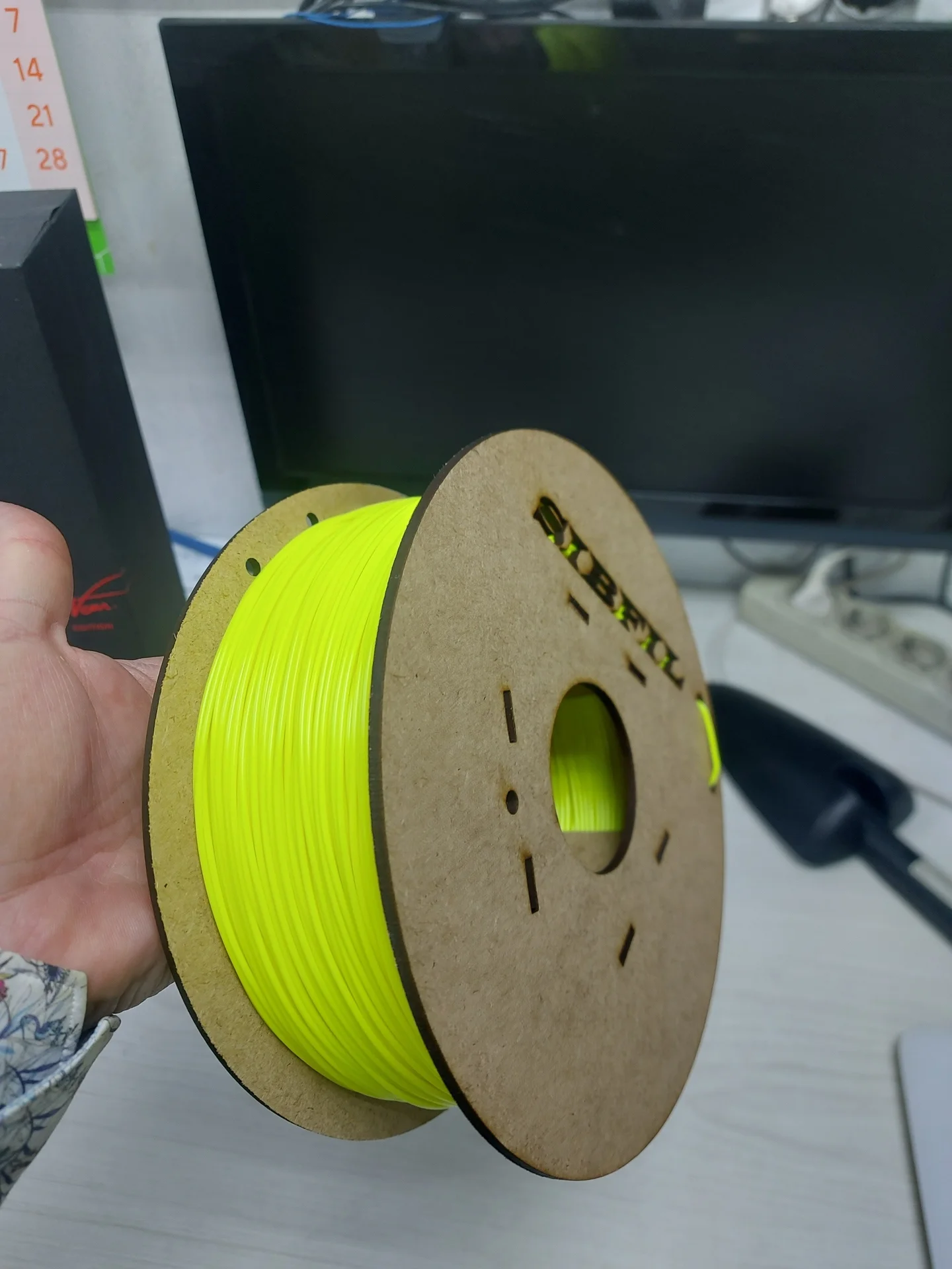 Филамент petg, жёлтый FLOU пластик, 900 гр - изображение 1