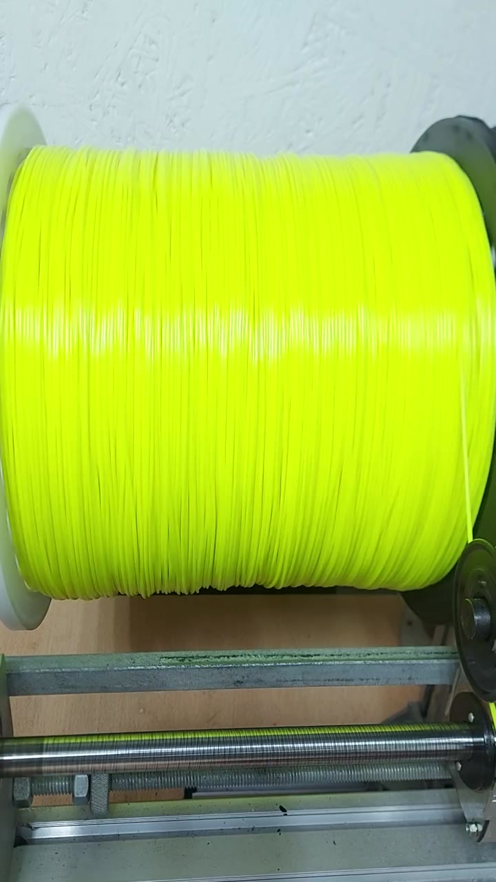 Филамент petg, жёлтый FLOU пластик, 900 гр - видео 2
