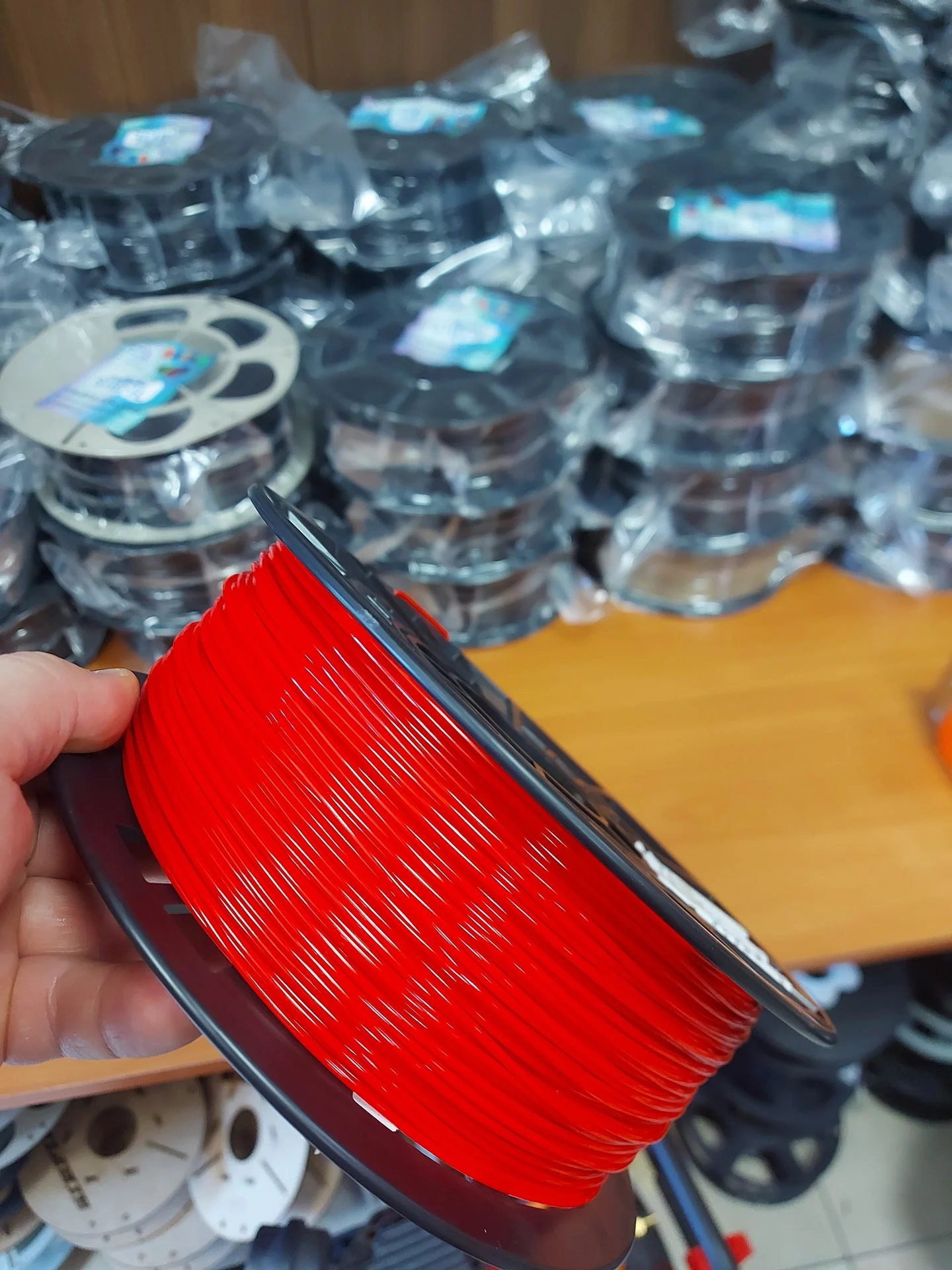 Филамент petg, красный пластик, 900 гр - изображение 1