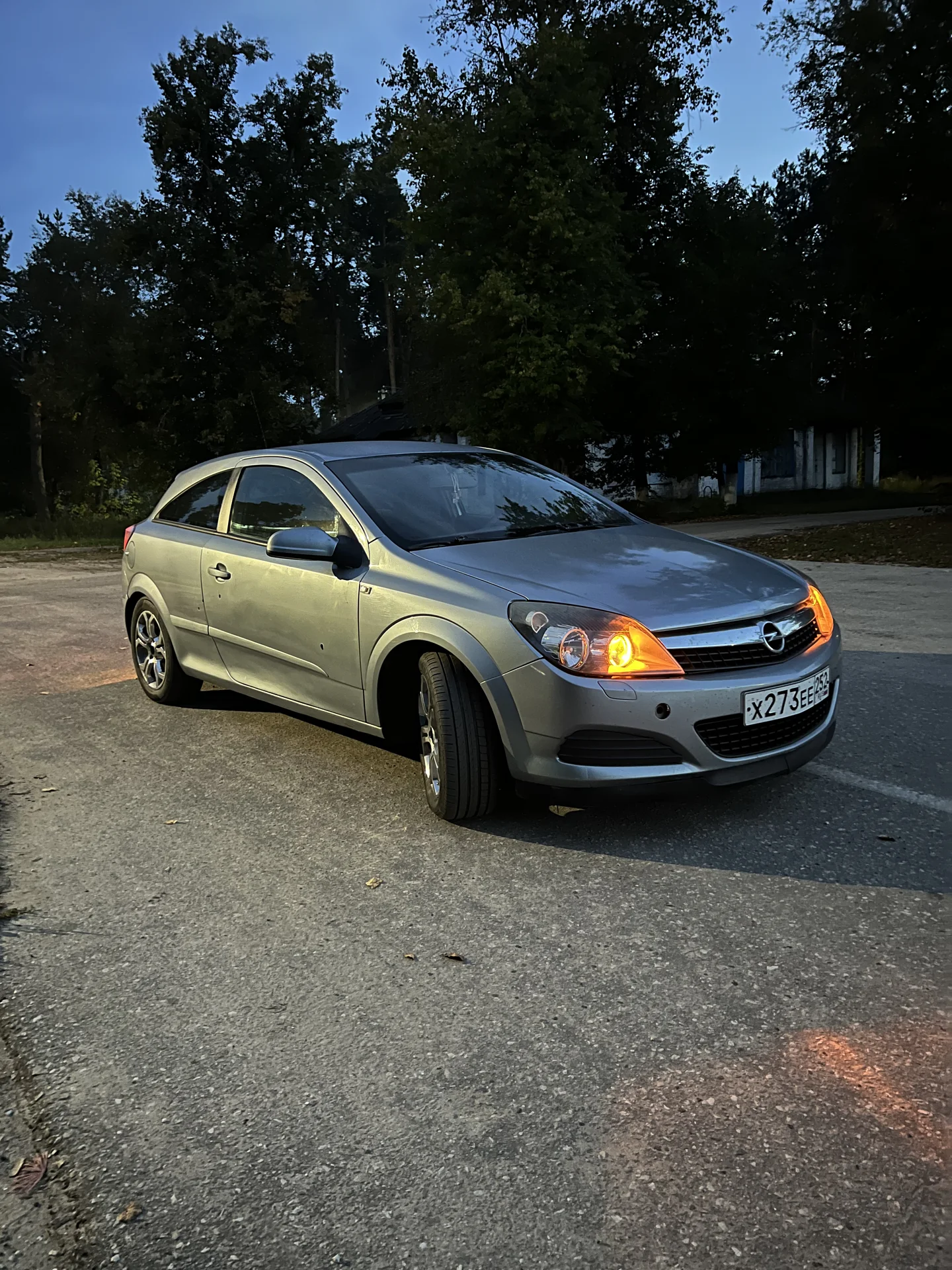 Opel Astra H GTC - миниатюра 2