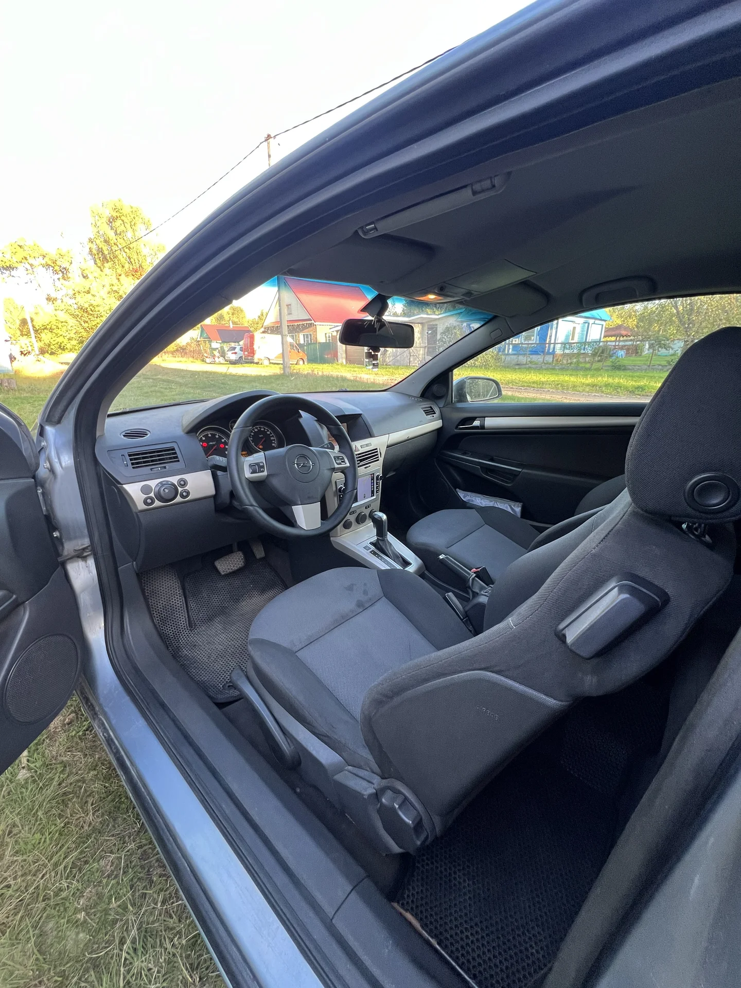 Opel Astra H GTC - миниатюра 5