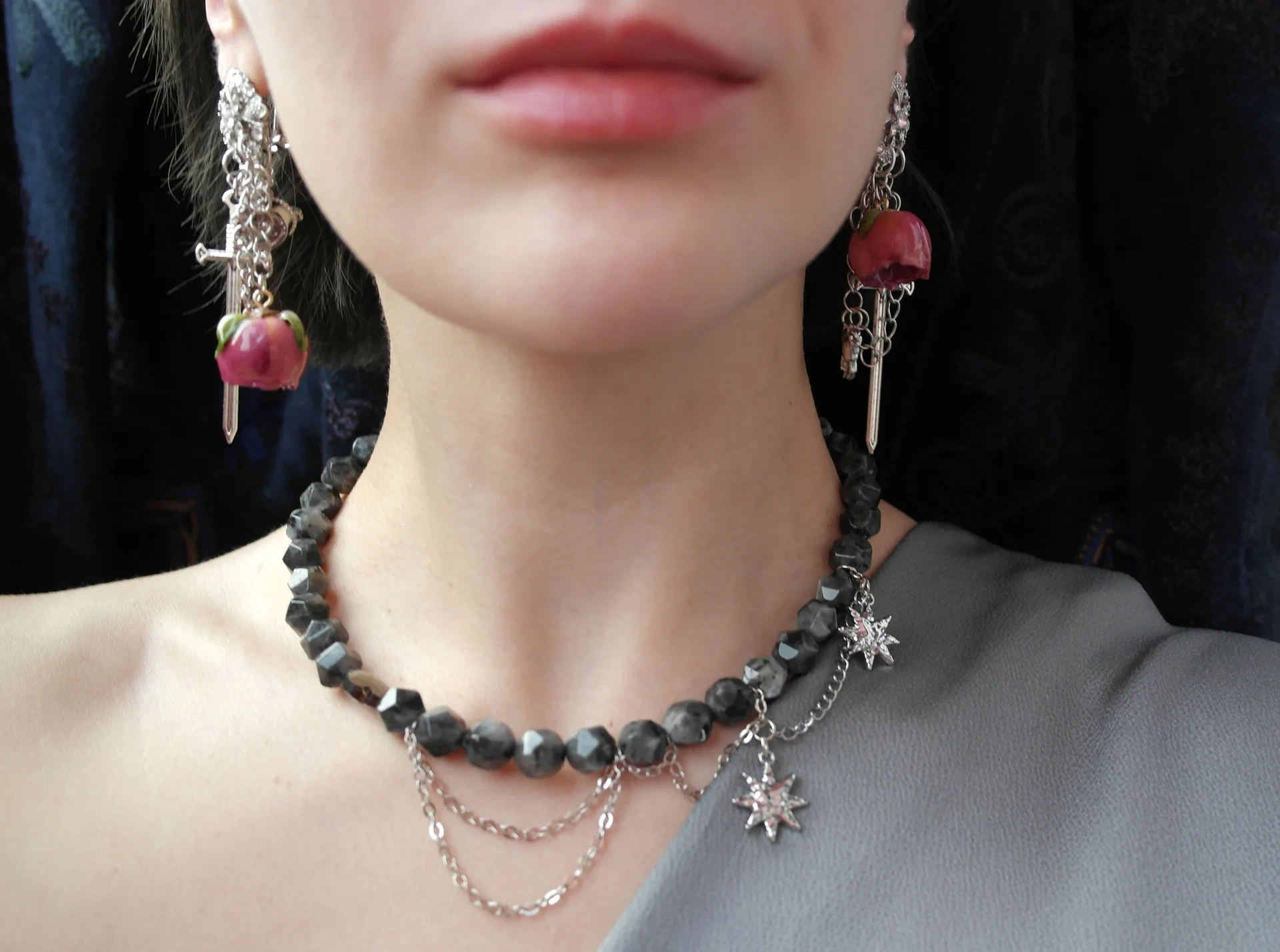 Серьги с мечом и ожерелье из камня - миниатюра 5