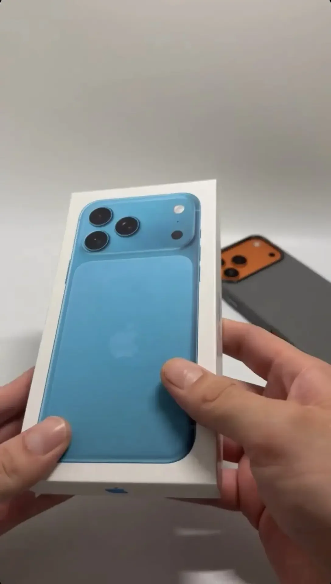 IPhone 17 Pro на базе андроида - миниатюра 2