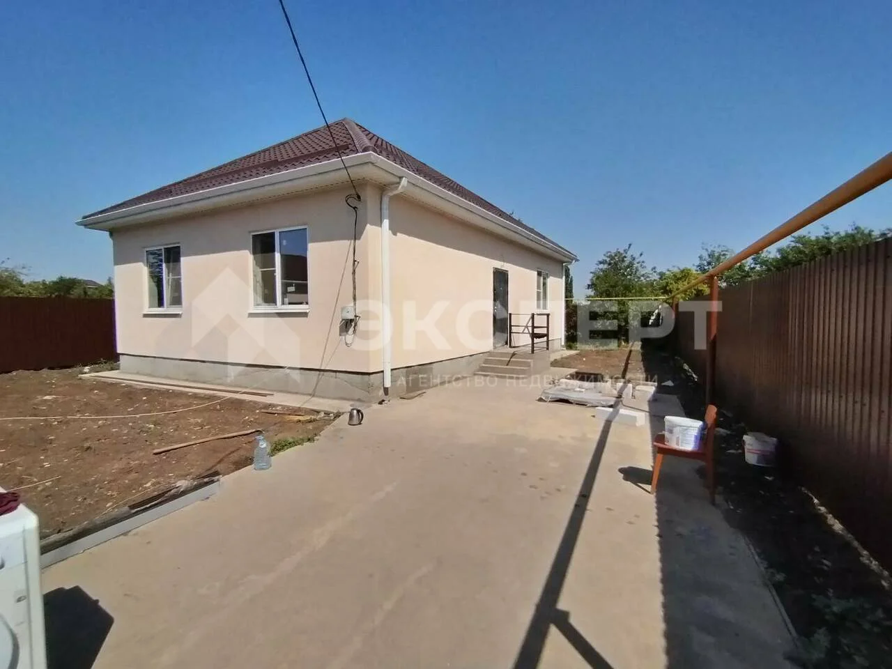 В продаже дом площадью 86 м2, расположенный на земельном участке 5 сотки станица Новотитаровская