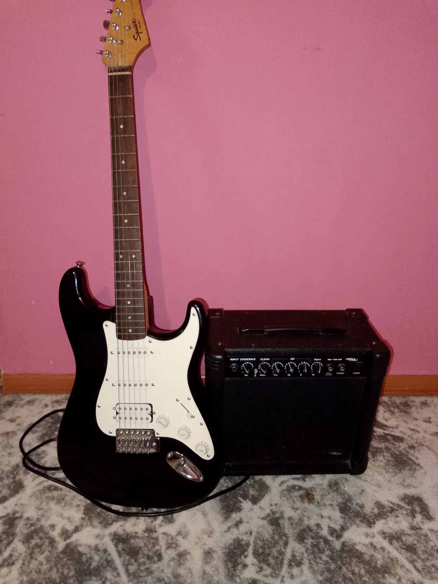 Fender squier stratocaster - изображение 1