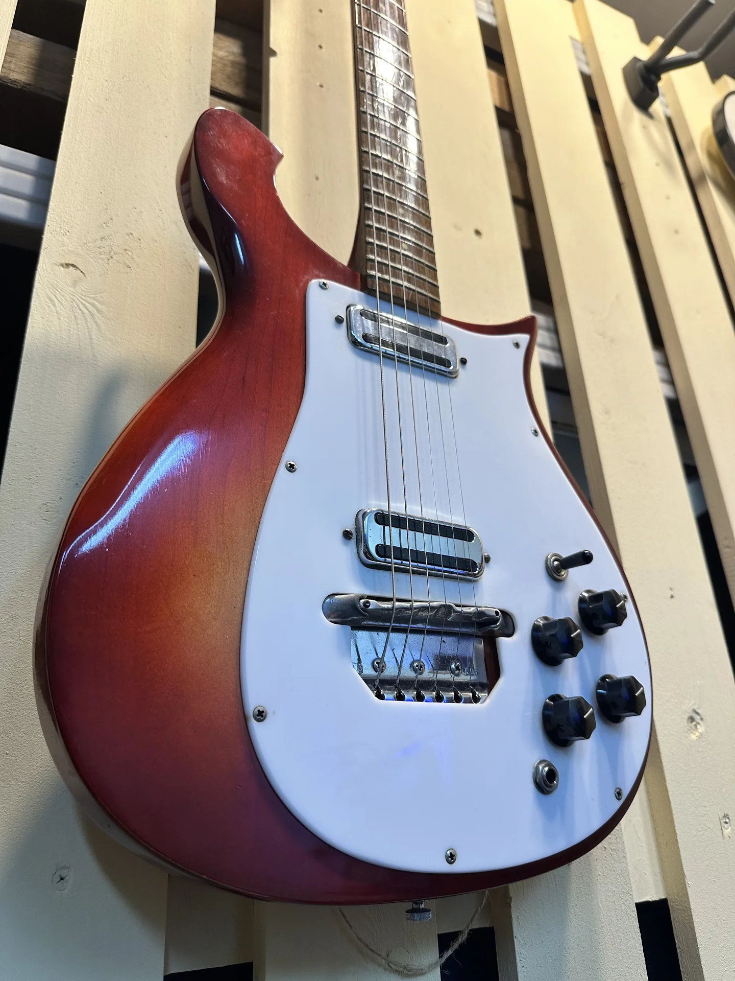 Rickenbacker 450 1966г - миниатюра 3