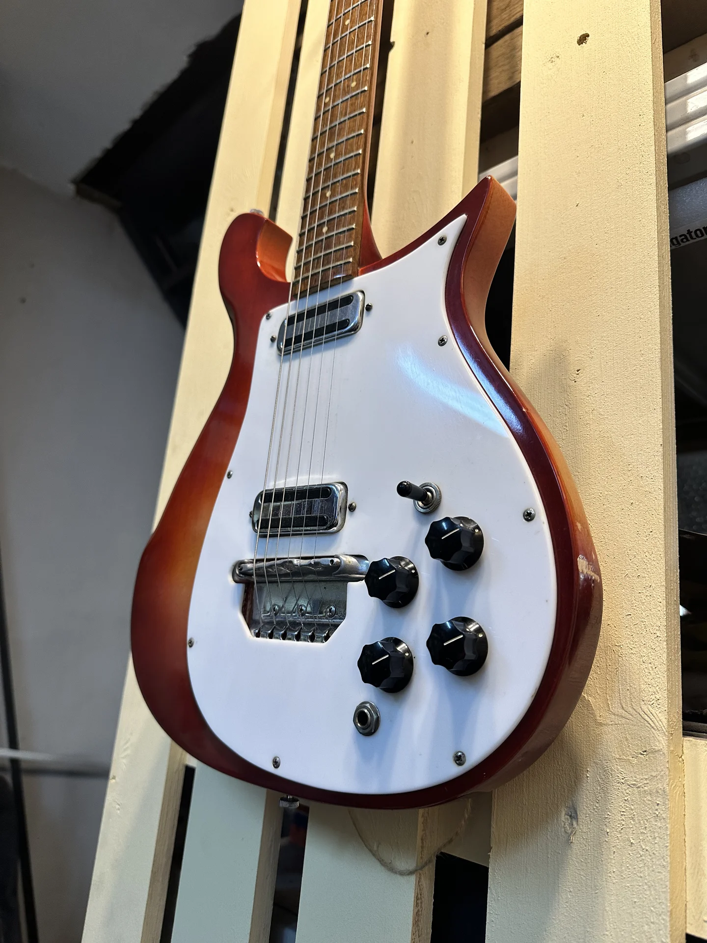 Rickenbacker 450 1966г - миниатюра 5