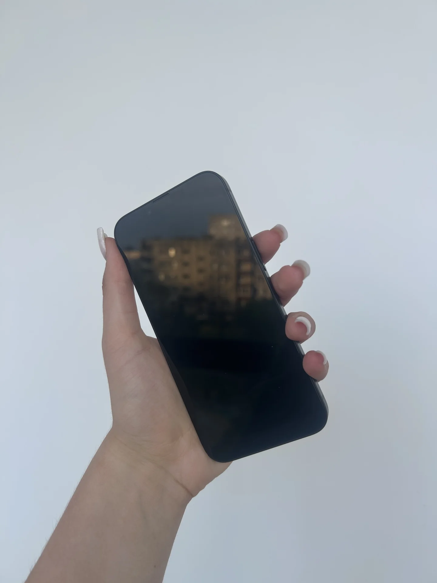 iPhone 16e - миниатюра 2