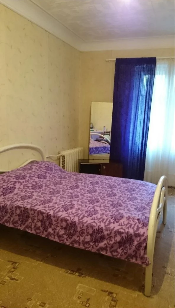 Комната 21 м² с балконом и кладовкой в Новоуральске - изображение 1
