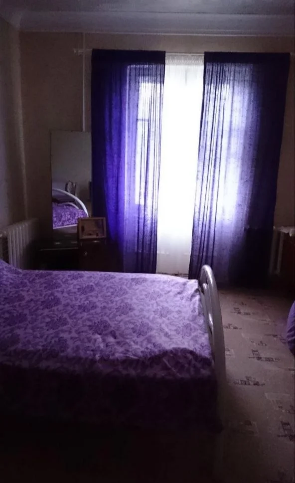 Комната 21 м² с балконом и кладовкой в Новоуральске - миниатюра 3