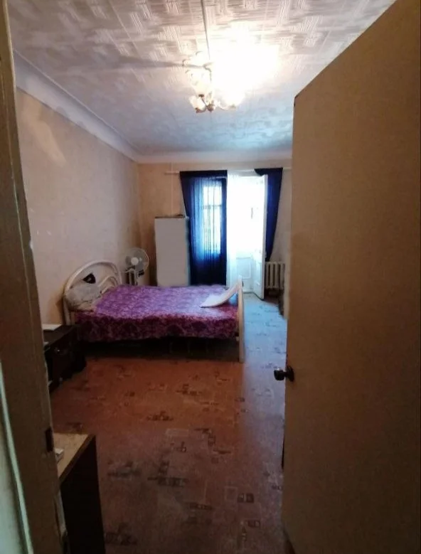 Комната 21 м² с балконом и кладовкой в Новоуральске - миниатюра 4