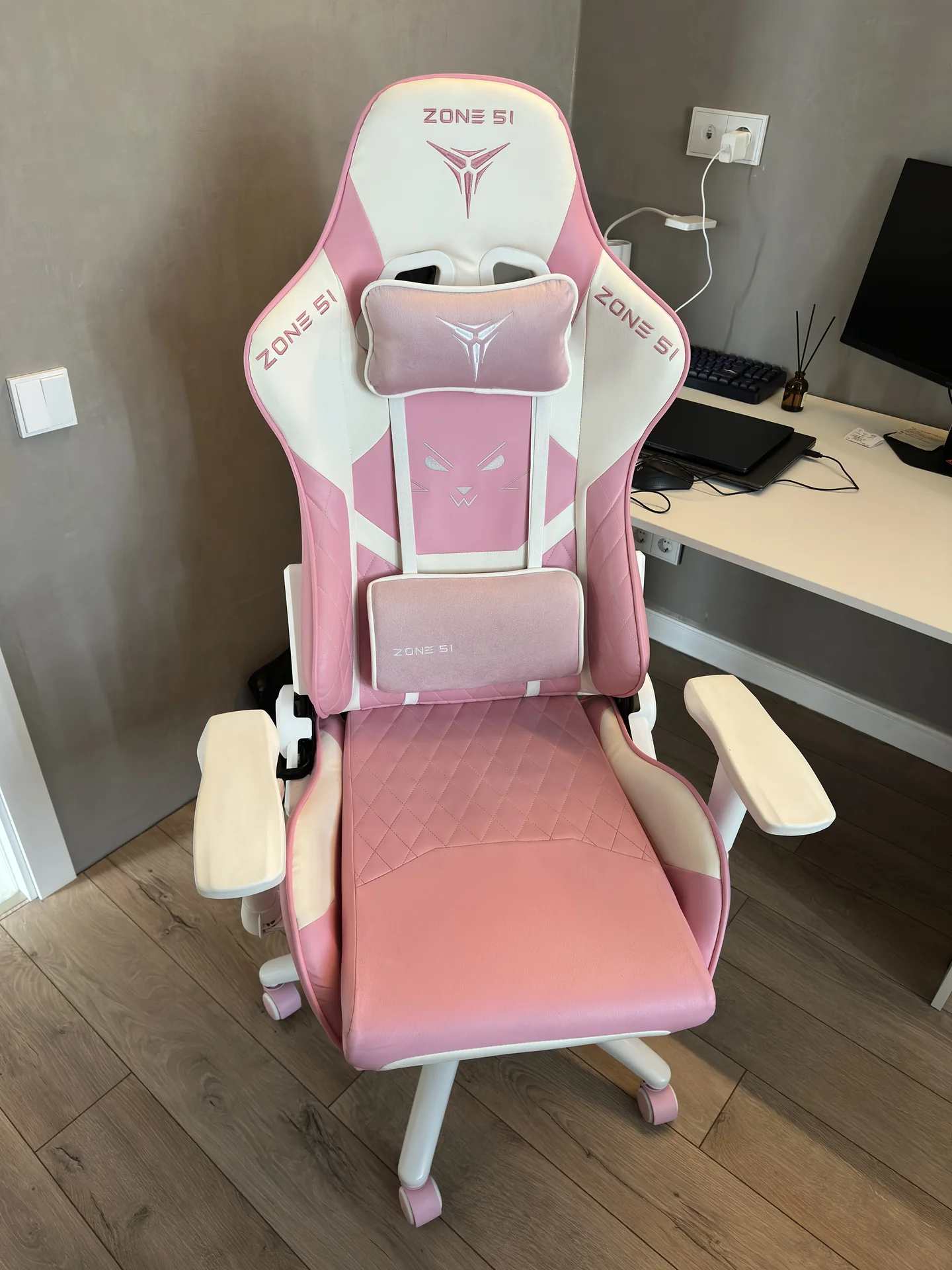 Игровое кресло Zone 51 bunny pink-white - миниатюра 3